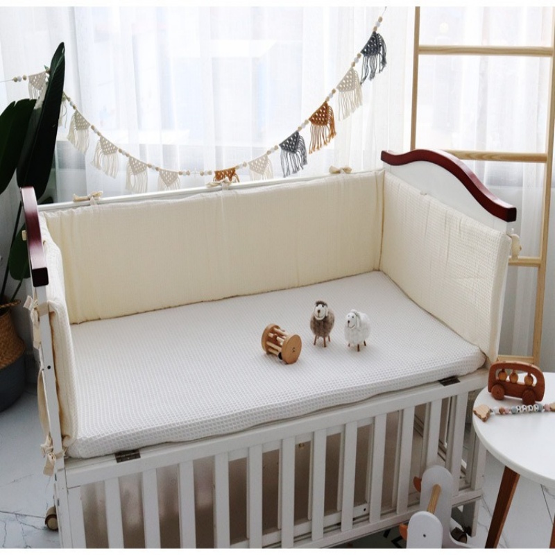 ワンピースワッフルガーゼコットン製洗えるベビーベッドバンパー - Baby Nursery Glider のレビューと価格